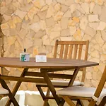 Casa Amarela Guesthouse